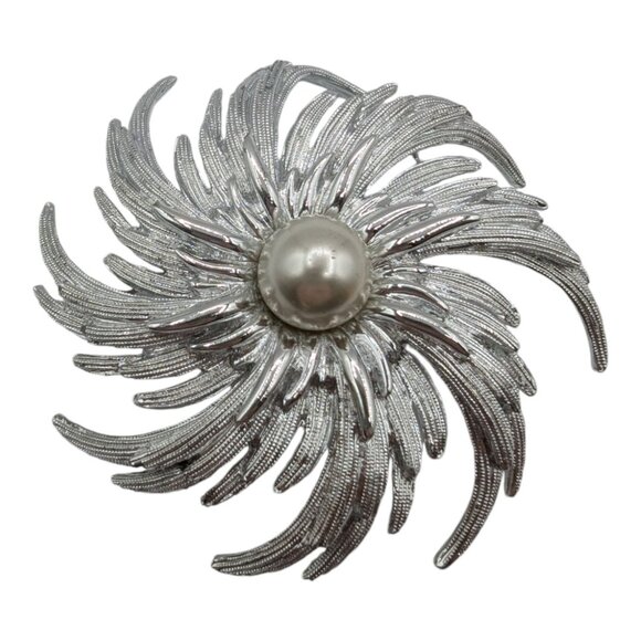 Vintage Sarah Coventry Silver-Tone Swirl Brooch Pin With Faux Pearl Center - Picture 1 of 8
